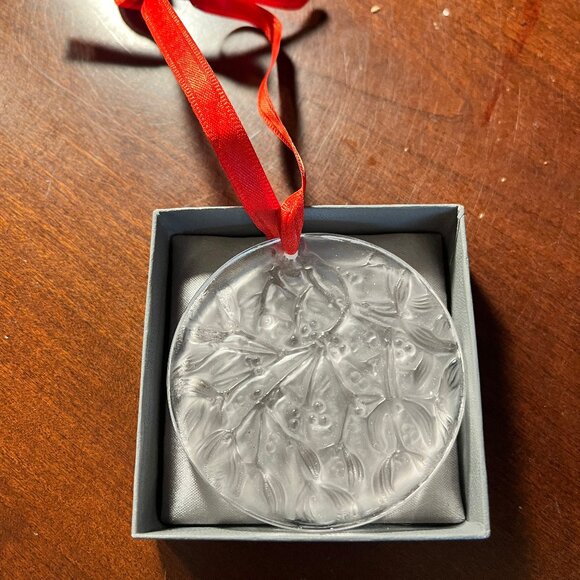 LALIQUE Clear Crystal Mistletoe Ornament - 1988 - Picture 4 of 8